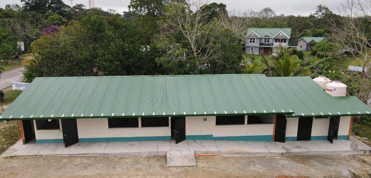 Comunidad de Flores, Petén, cuenta con instituto de telesecundaria