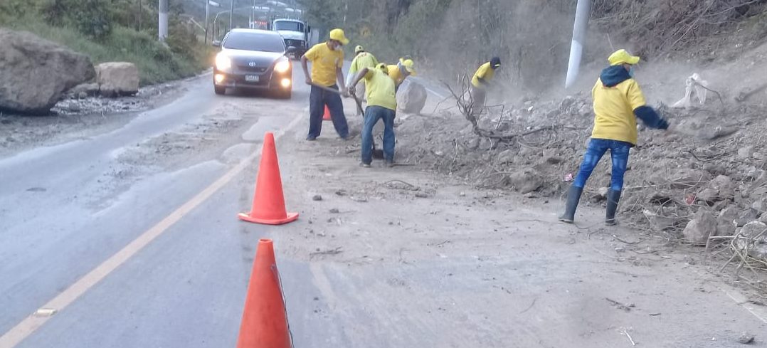 Provial atiende emergencias en carreteras debido a sismo