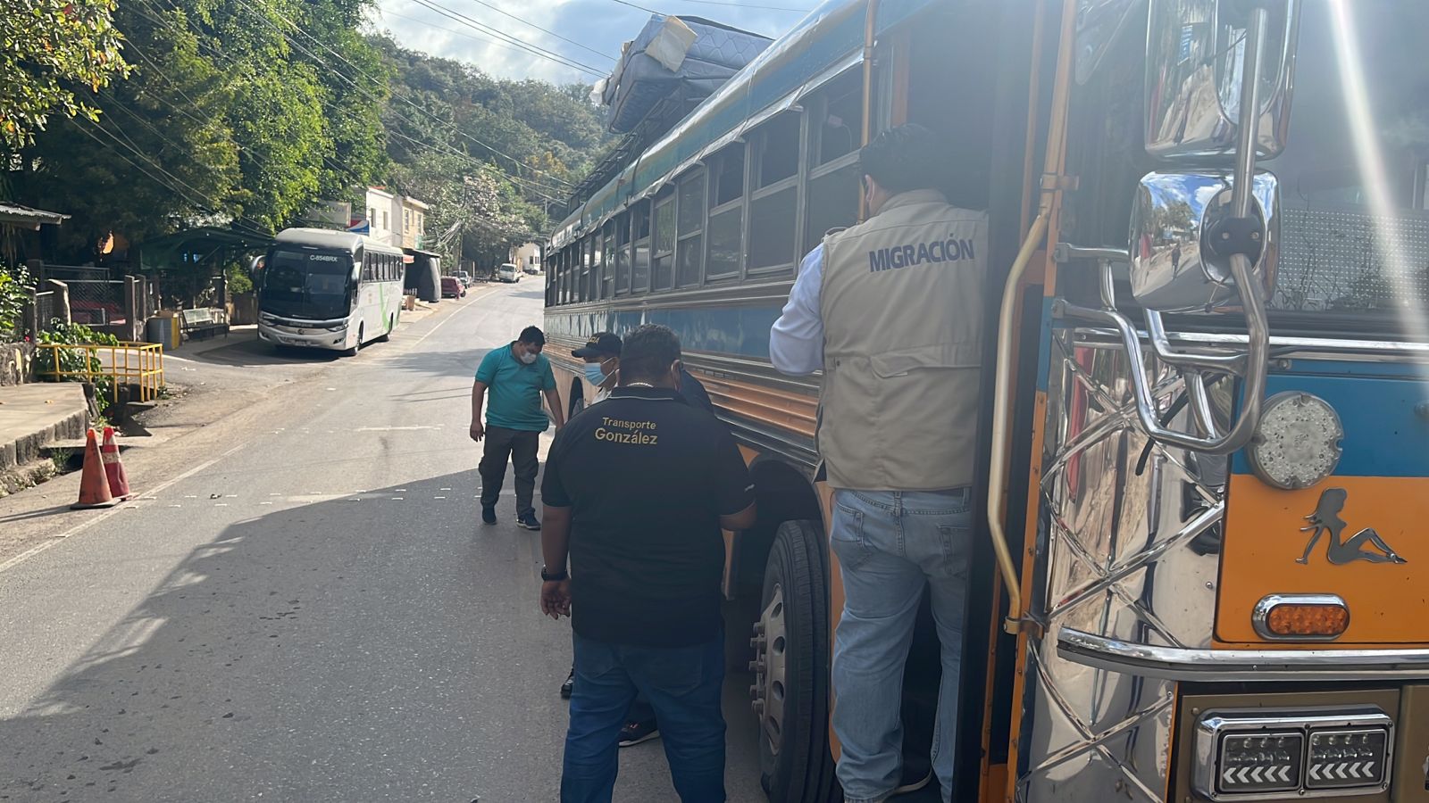 Llevan a cabo controles migratorios por ingreso de buses provenientes de Nicaragua