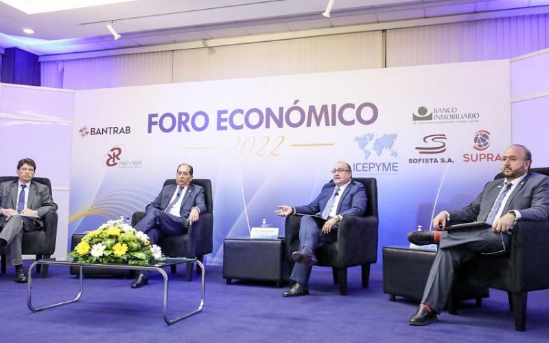 foro económico ICEPYME donde se abordaron las expectativas de desarrollo económico del país