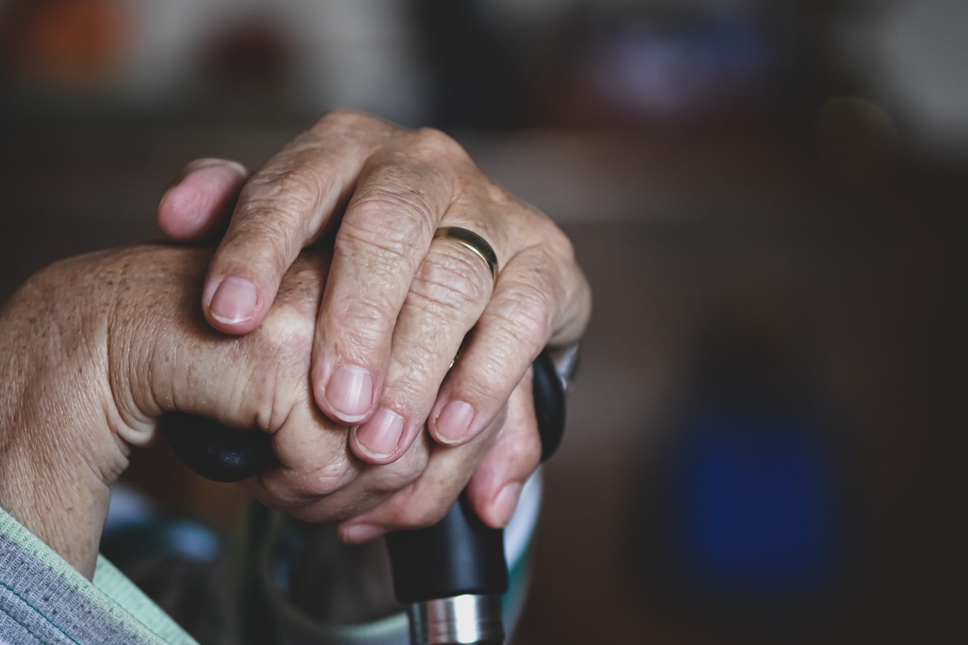 OMS: La inteligencia artificial usada en la salud no debe discriminar a los mayores