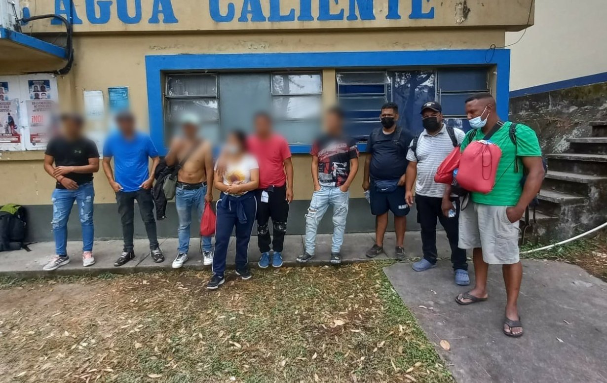 PNC brinda asistencia y remite a Migración a 13 extranjeros