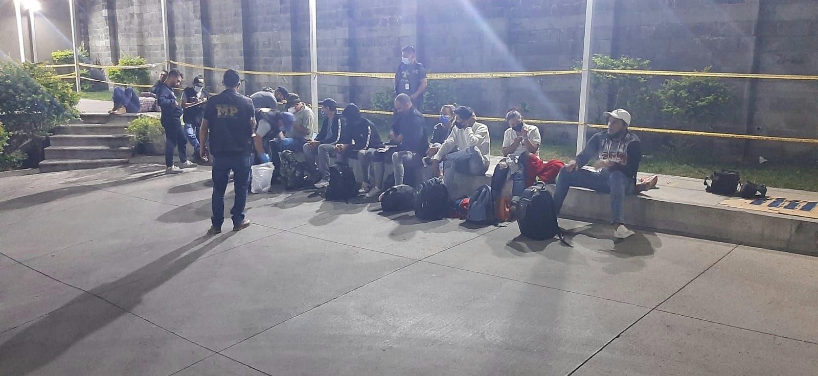 Capturan a tres personas por el traslado irregular de 23 cubanos