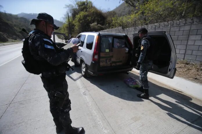 Guatemala participa en operativo para combatir contrabando de cigarrillos y bebidas alcohólicas