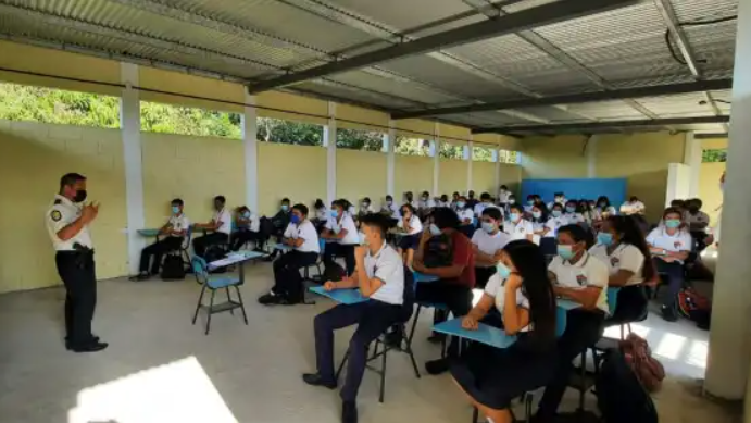 Agentes en Retalhuleu realizan diferentes acciones para prevenir delitos
