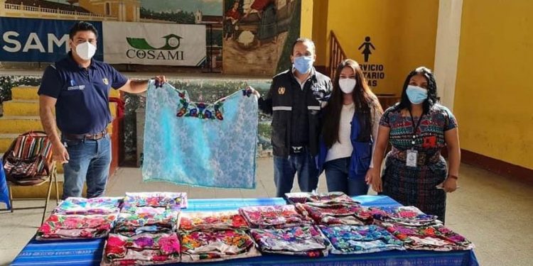 Otorgarán más 4 mil becas para artesanos durante 2022