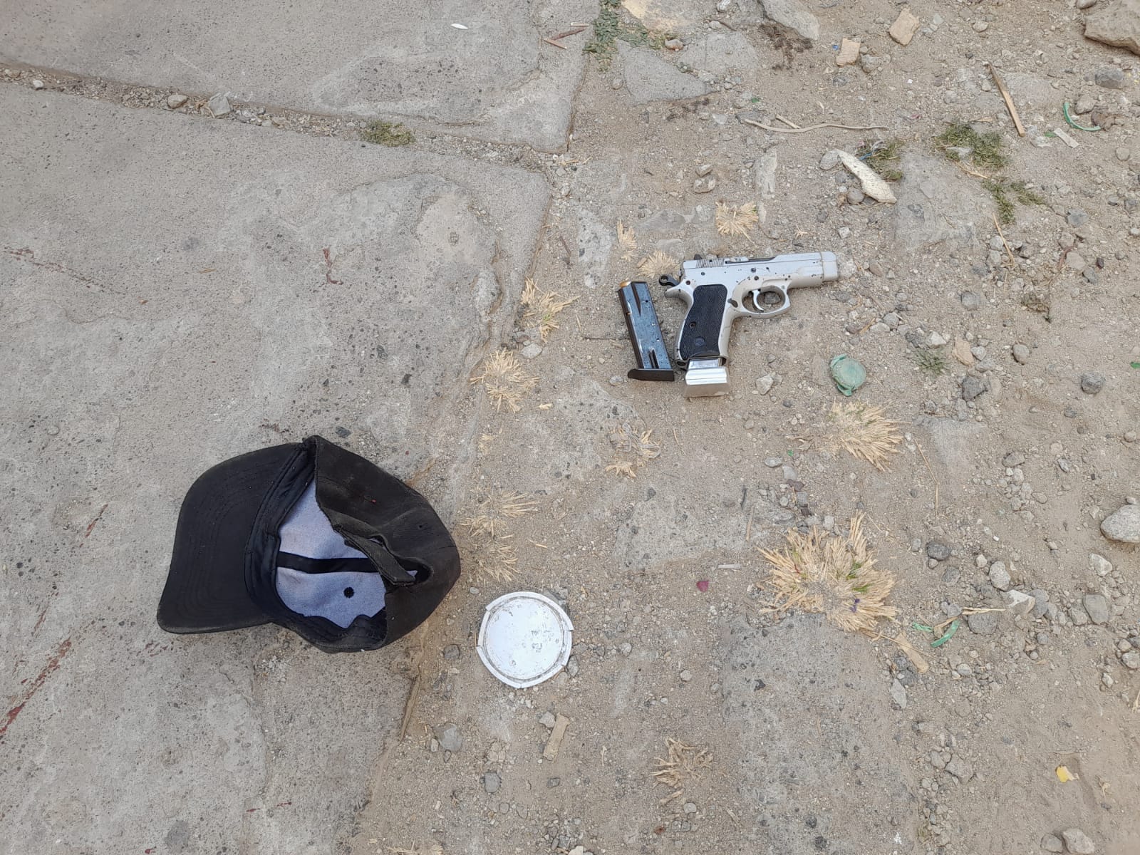 Durante el operativo se le decomisaron dos armas de fuego