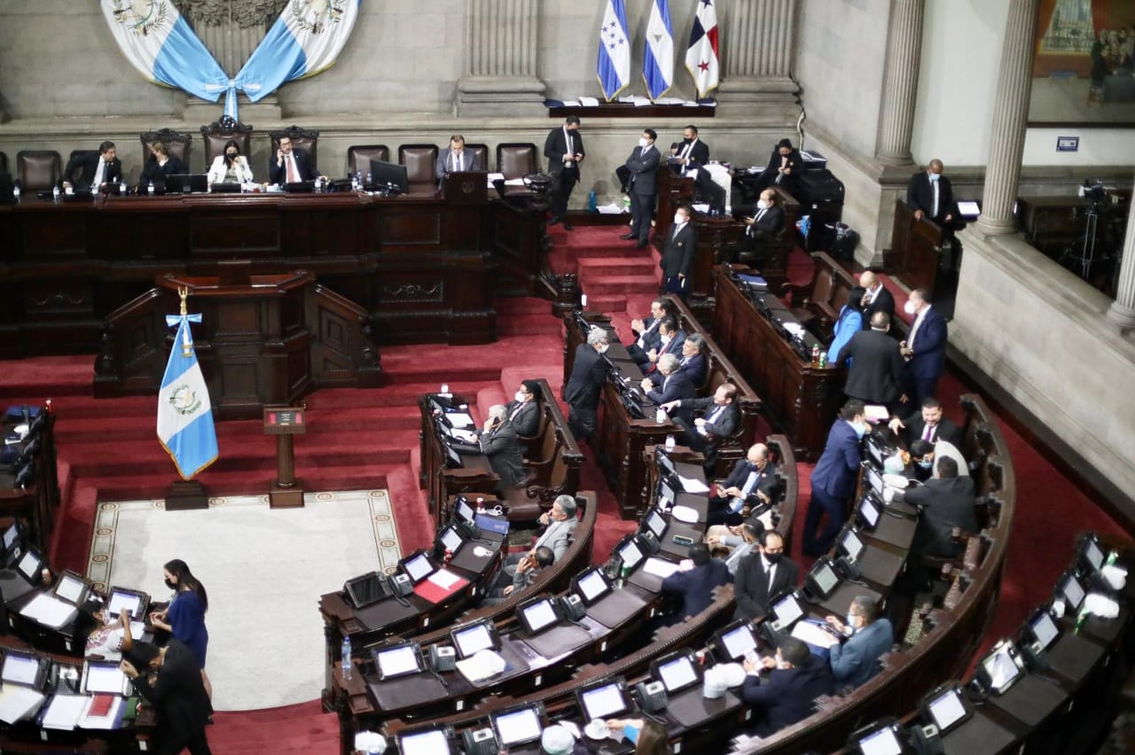 Mandatario agradece aprobación de la Ley para el Fomento del Trabajo Marino Mercante Guatemalteco en el Extranjero