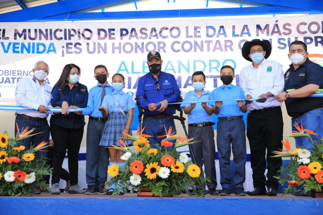 Presidente Giammattei inaugura ampliación de escuela en Pasaco, Jutiapa