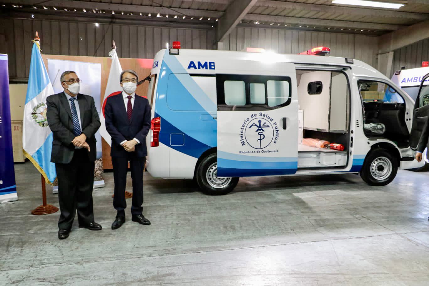 Salud recibe donativo de equipo médico y ambulancias