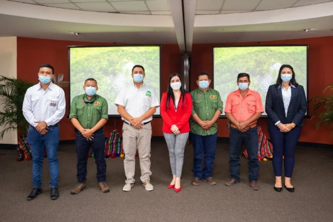 Presentan productos de cuatro emprendimientos turísticos en Petén