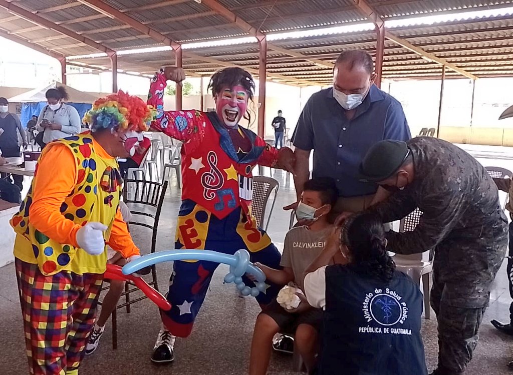 COVID-19: Instan a padres de familia a llevar a sus hijos a vacunar