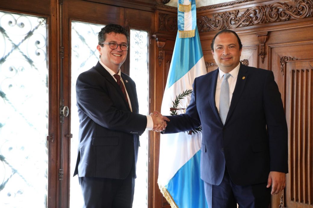 Reino Unido manifiesta interés de invertir en Guatemala