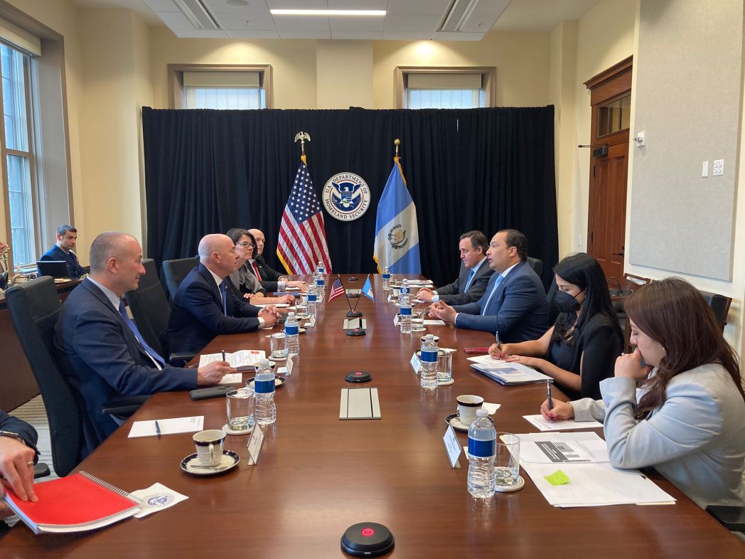 Canciller sostiene reunión con secretario de Seguridad Nacional de Estados Unidos