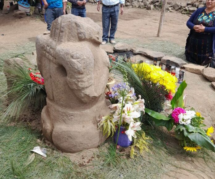 Monumento hallado en Sololá tiene rasgos similares a los de vestigios de la costa sur, anuncia Ministerio de Cultura