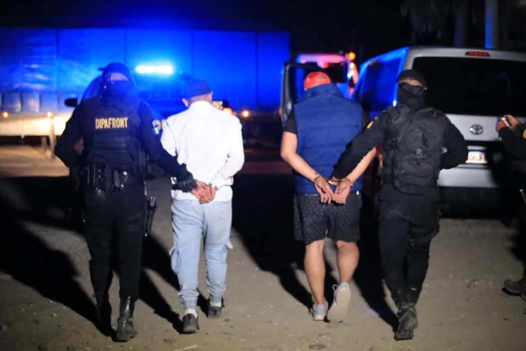 Capturan a dos personas por ingresar de forma irregular a migrantes