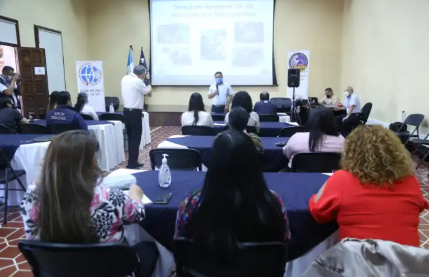 Personal de Gobernación recibe capacitación sobre derechos humanos de personas con discapacidad