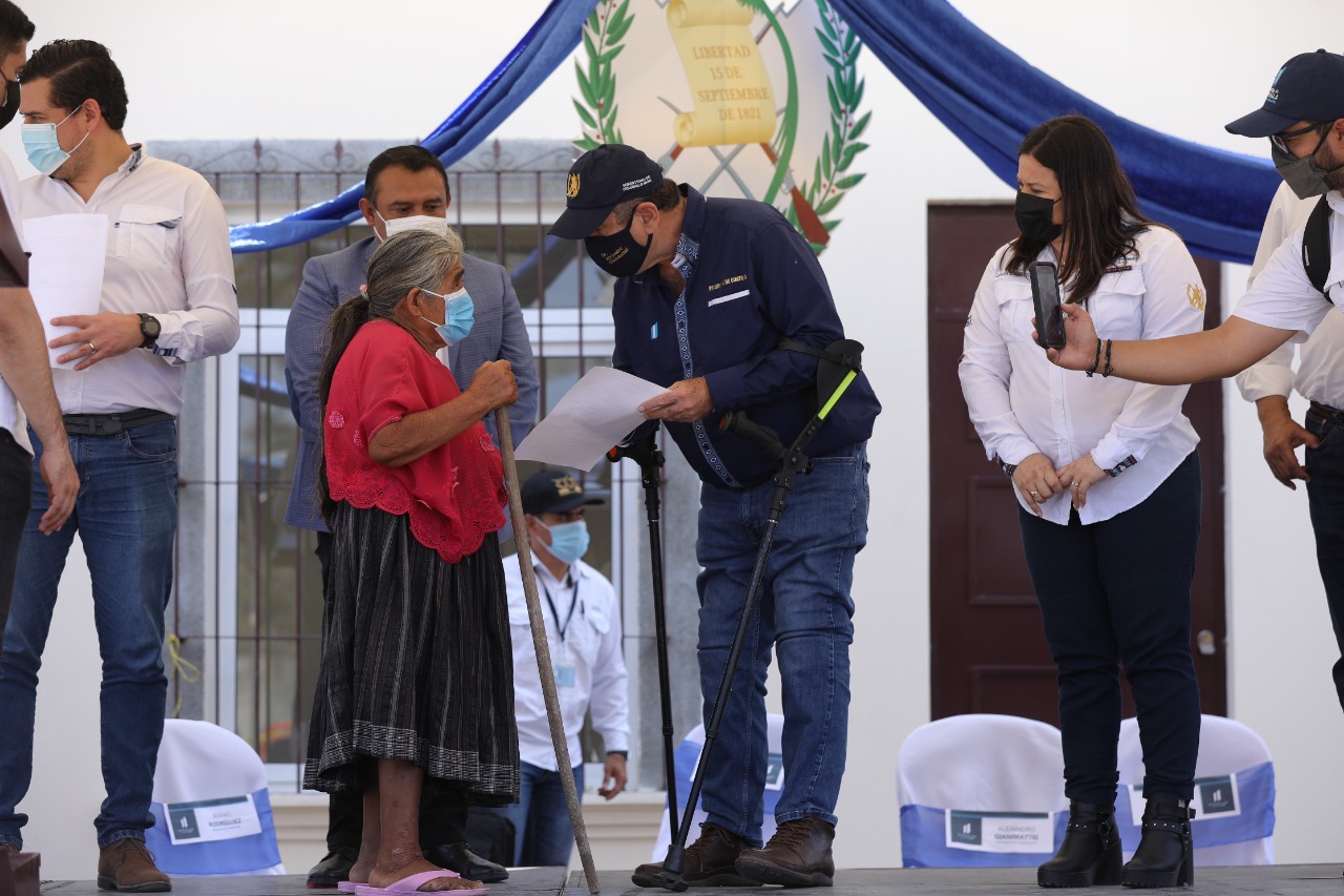 Más de 980 nuevos beneficiarios del Programa del Adulto Mayor en Baja Verapaz