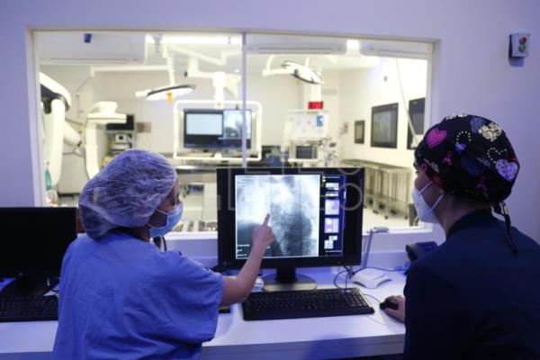 Quirófano híbrido en México reduce complicaciones con tecnología de punta
