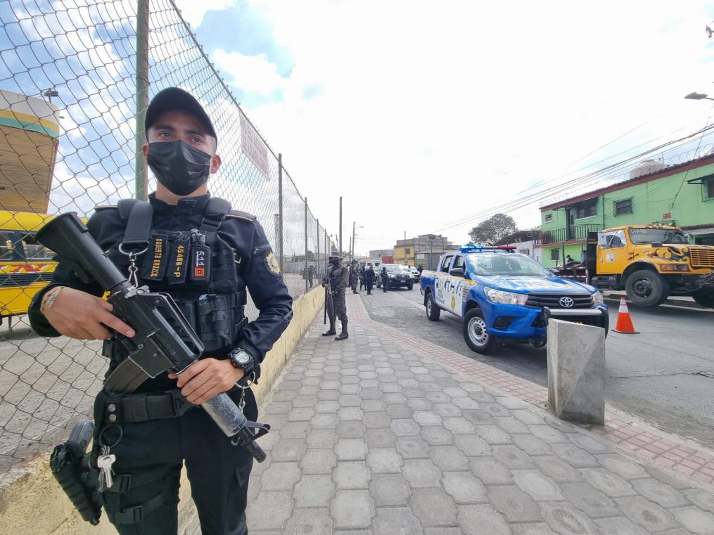 Ministro de Gobernación verifica operativo Seguridad y Control 5