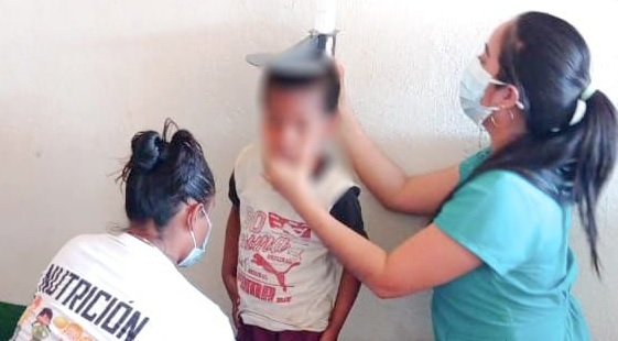 Jornada de Salud beneficia a pobladores de Champerico