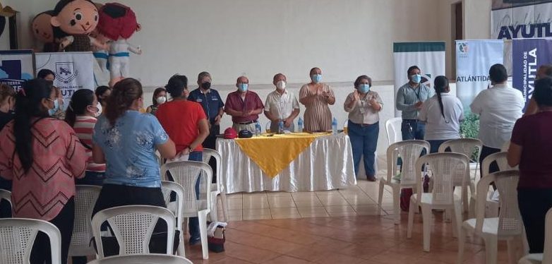 Maestros aumentan sus conocimientos en temas ambientales