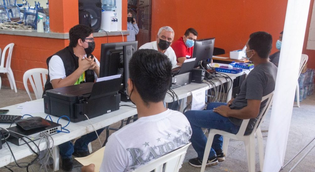 Jornada móvil de servicios integrados llega a Poptún