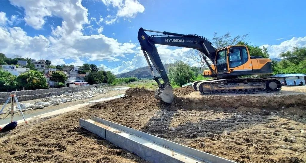 Comienzan trabajos para instalación de puente tipo Liberty sobre el río El Naranjo
