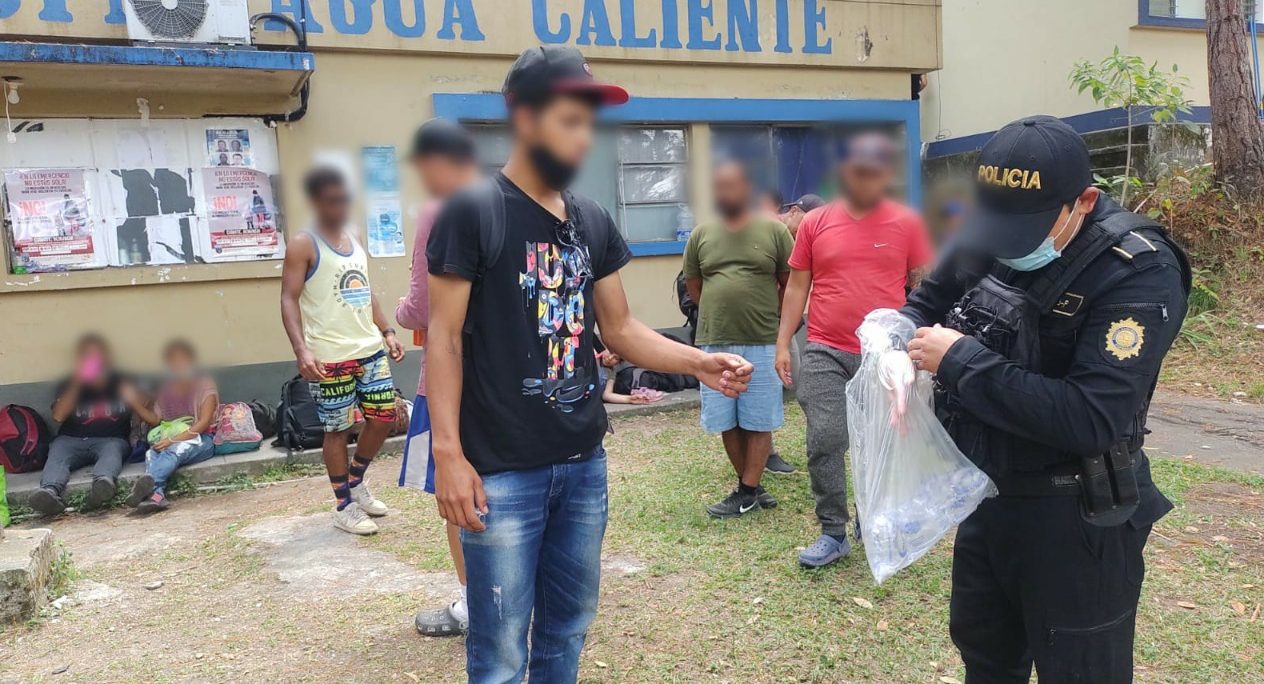 PNC intercepta a migrantes en Esquipulas
