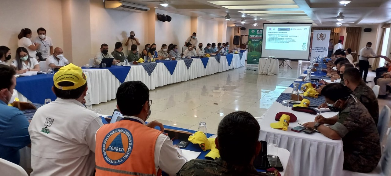 Presentan avances de acciones para prevenir y atender incendios forestales en Petén