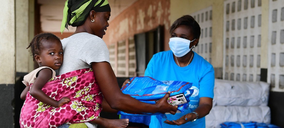OMS recomienda prudencia a África tras suavizar medidas anti-COVID