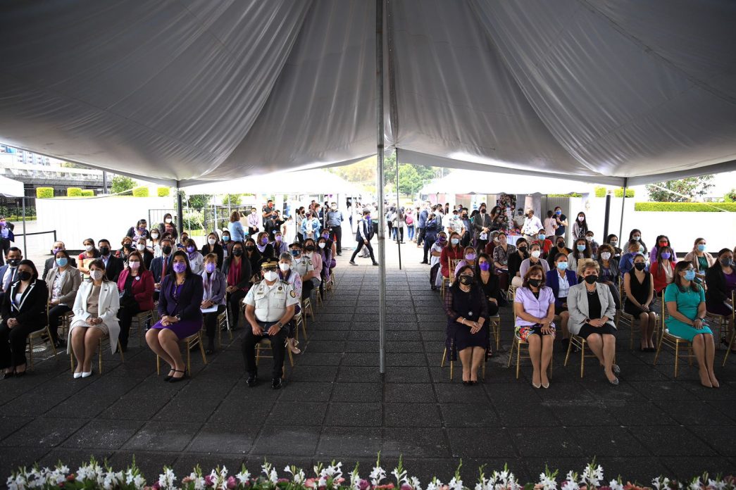 Desarrollan cuarta edición de Feria de la Mujer