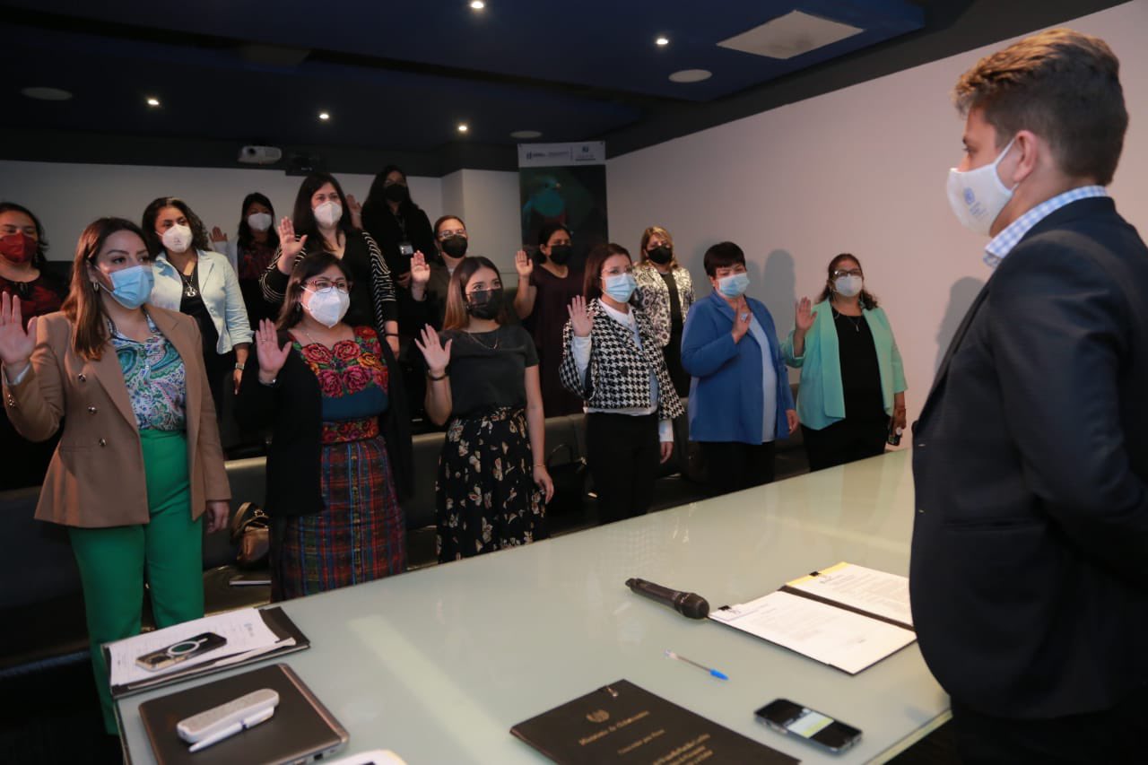 Juramentan a comisiones que apoyarán en la prevención de la violencia