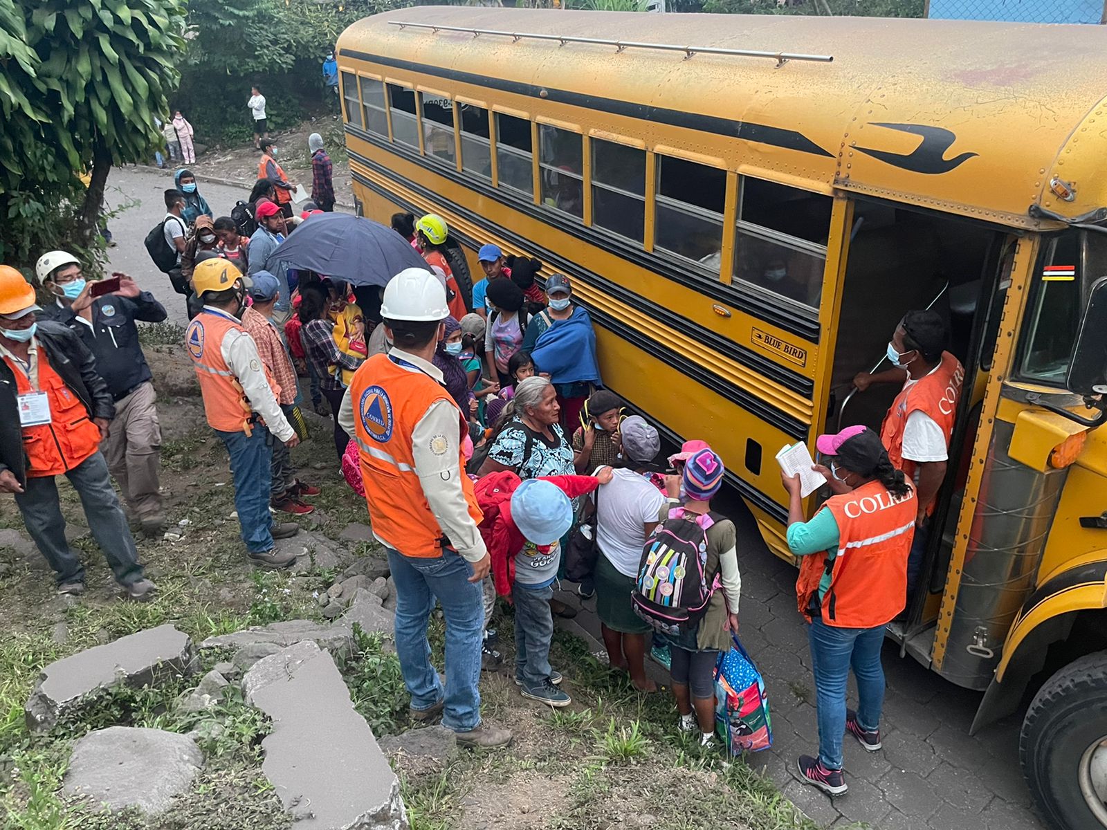 Sistema Conred, en alerta roja institucional por actividad del volcán de Fuego