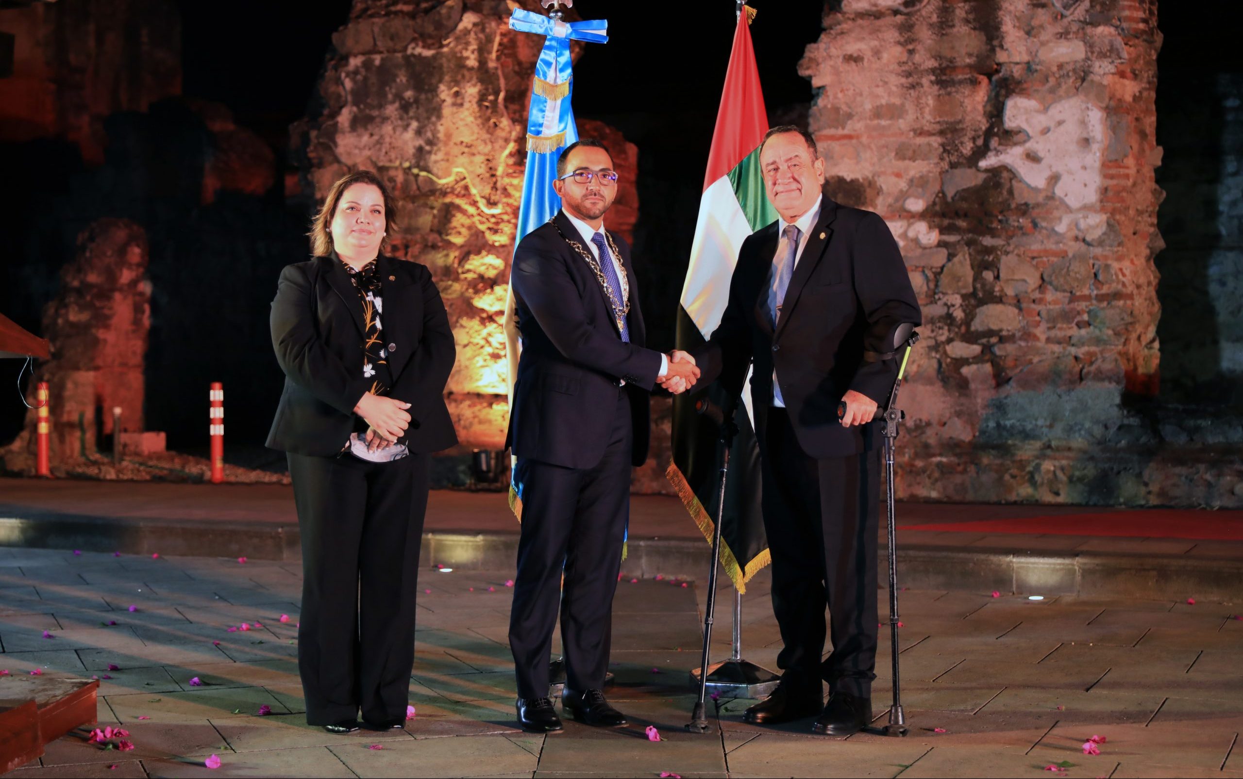 Gobierno y jeque de Sharjah conversan sobre oportunidades de negocio, inversión, turismo y comercio