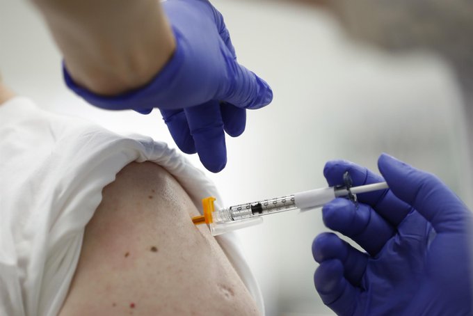 El riesgo de miopericarditis asociado a las vacunas COVID es muy bajo