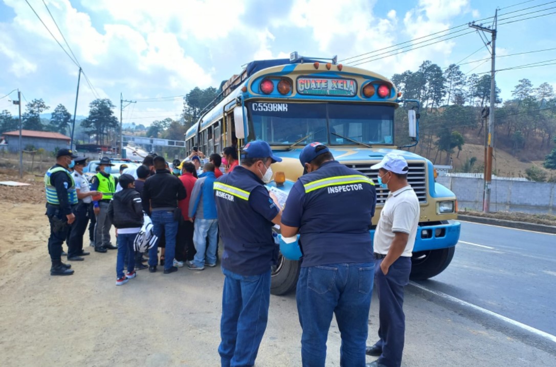 Multan a unidades de transporte por alza en el pasaje