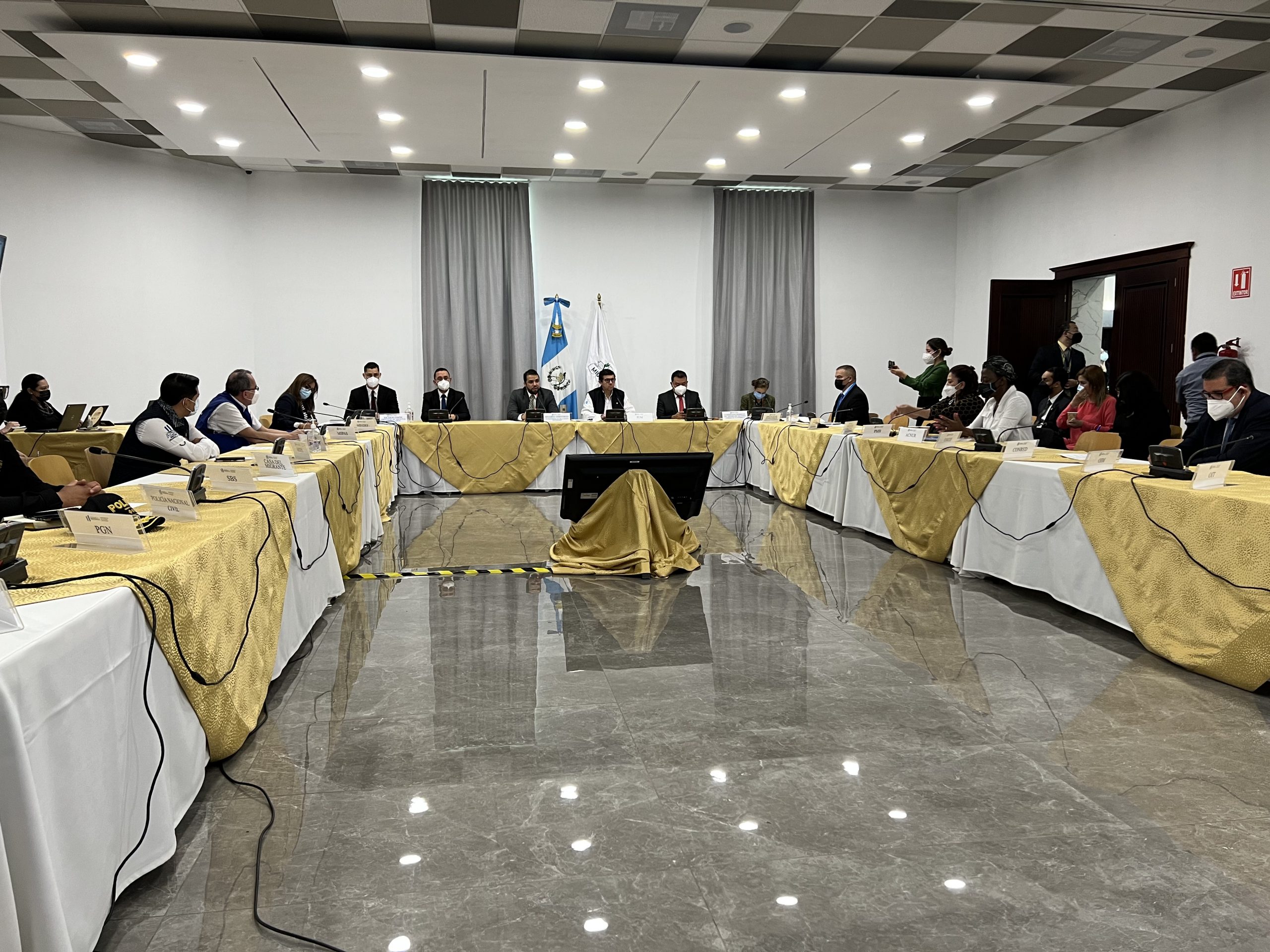 Mesa de alto nivel coordina acciones ante posible movimiento masivo de personas
