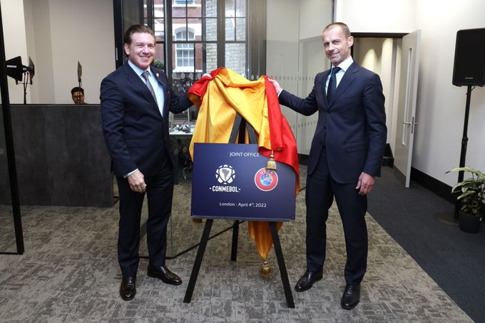Conmebol y UEFA inauguran su oficina compartida en Londres
