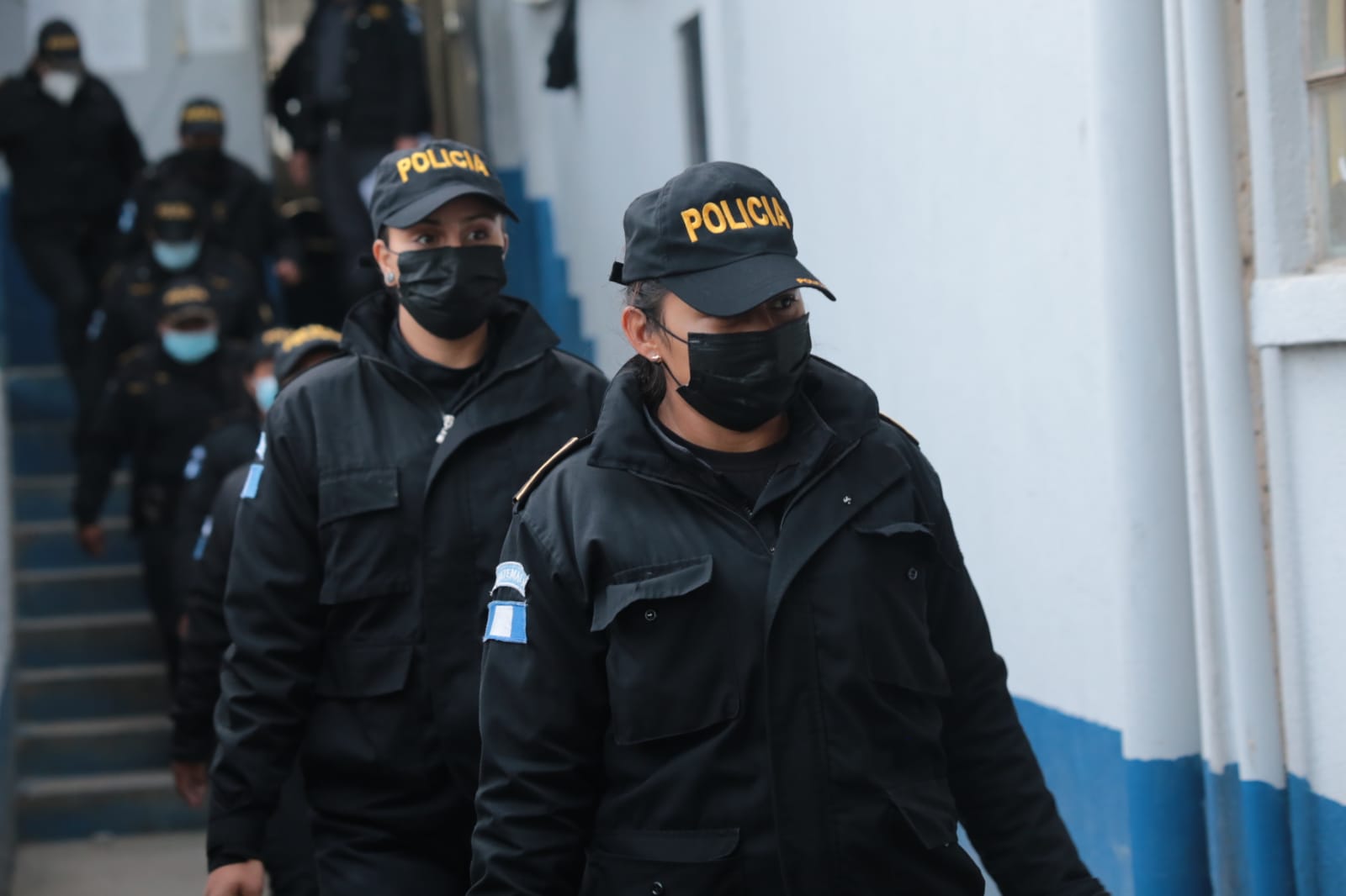 Asisten a 153 migrantes que transitaban de manera irregular por el país