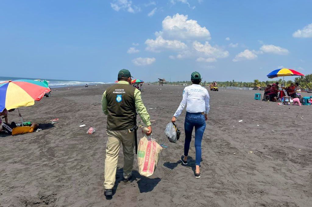 Recolectan más de 40 toneladas de desechos en tres playas del país