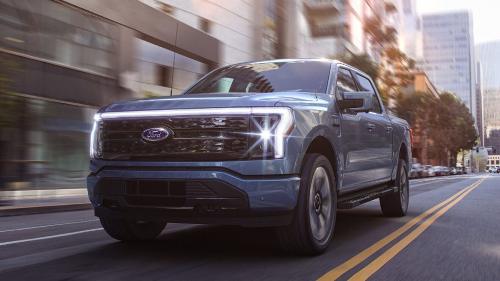 Ford inicia la producción en masa de la camioneta eléctrica F-150 Lightning