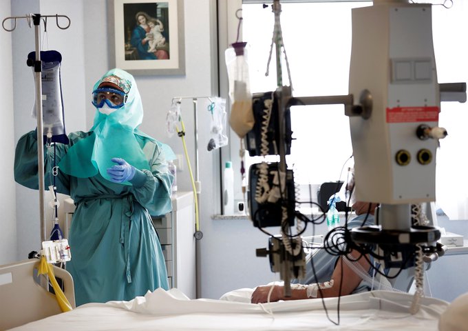 Descubren por qué el COVID provoca inflamaciones graves en algunos pacientes