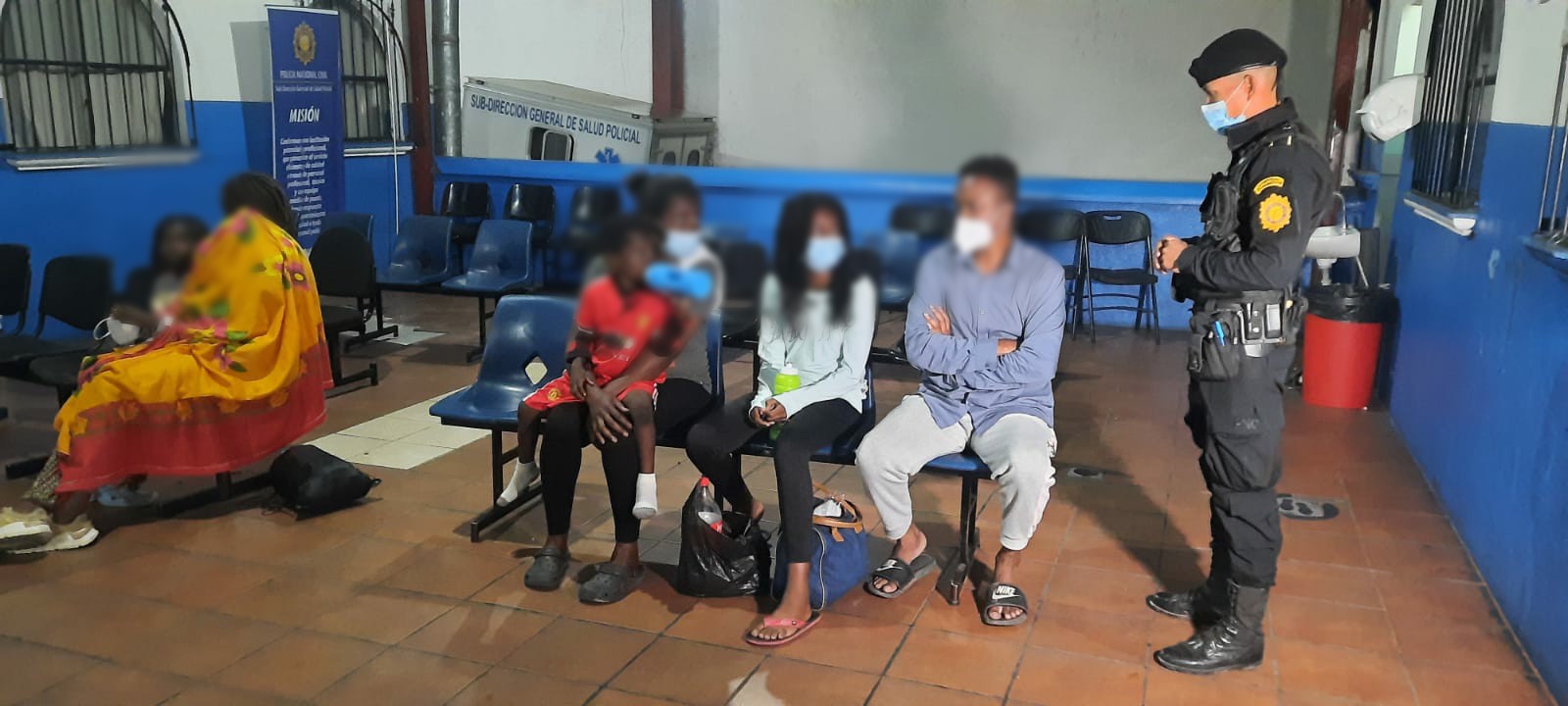 Rescatan a 19 migrantes en ruta al Atlántico