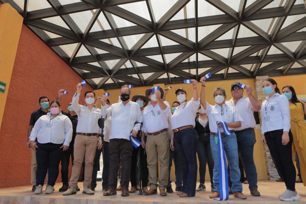Presidente inaugura Museo Arqueológico del Cobán, en Zacapa
