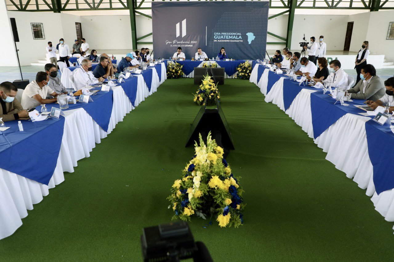 Reunión del presidente Alejandro Giammattei con alcaldes de Guatemala.