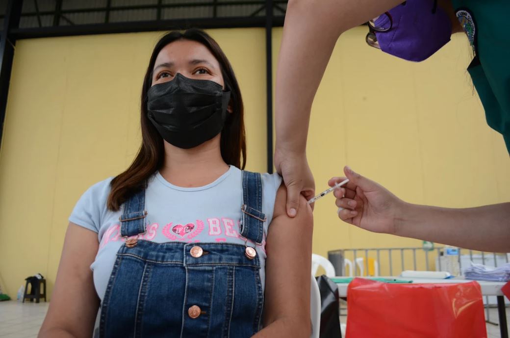 Conozca los puestos de vacunación y de hisopados que funcionarán durante Semana Santa