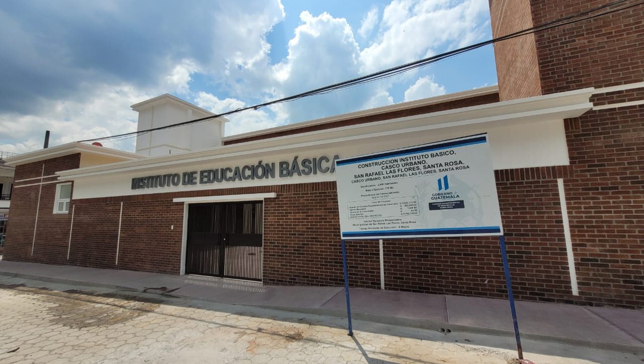 Estudiantes de San Rafael Las Flores estrenan edificio escolar