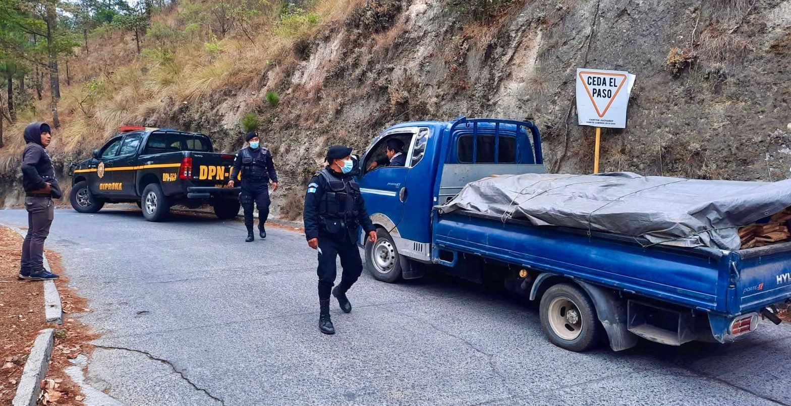 Operativos en carreteras de Totonicapán buscan prevenir la tala ilegal