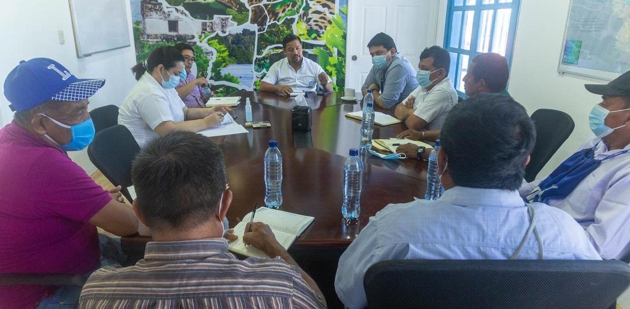 Comunitarios de Las Cruces gestionan legalización de terrenos